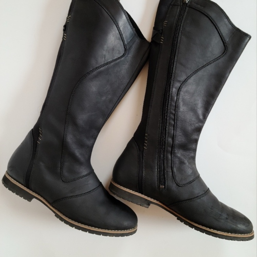 SOLD - Columbia Twentythird Ave Waterproof Tall Boot